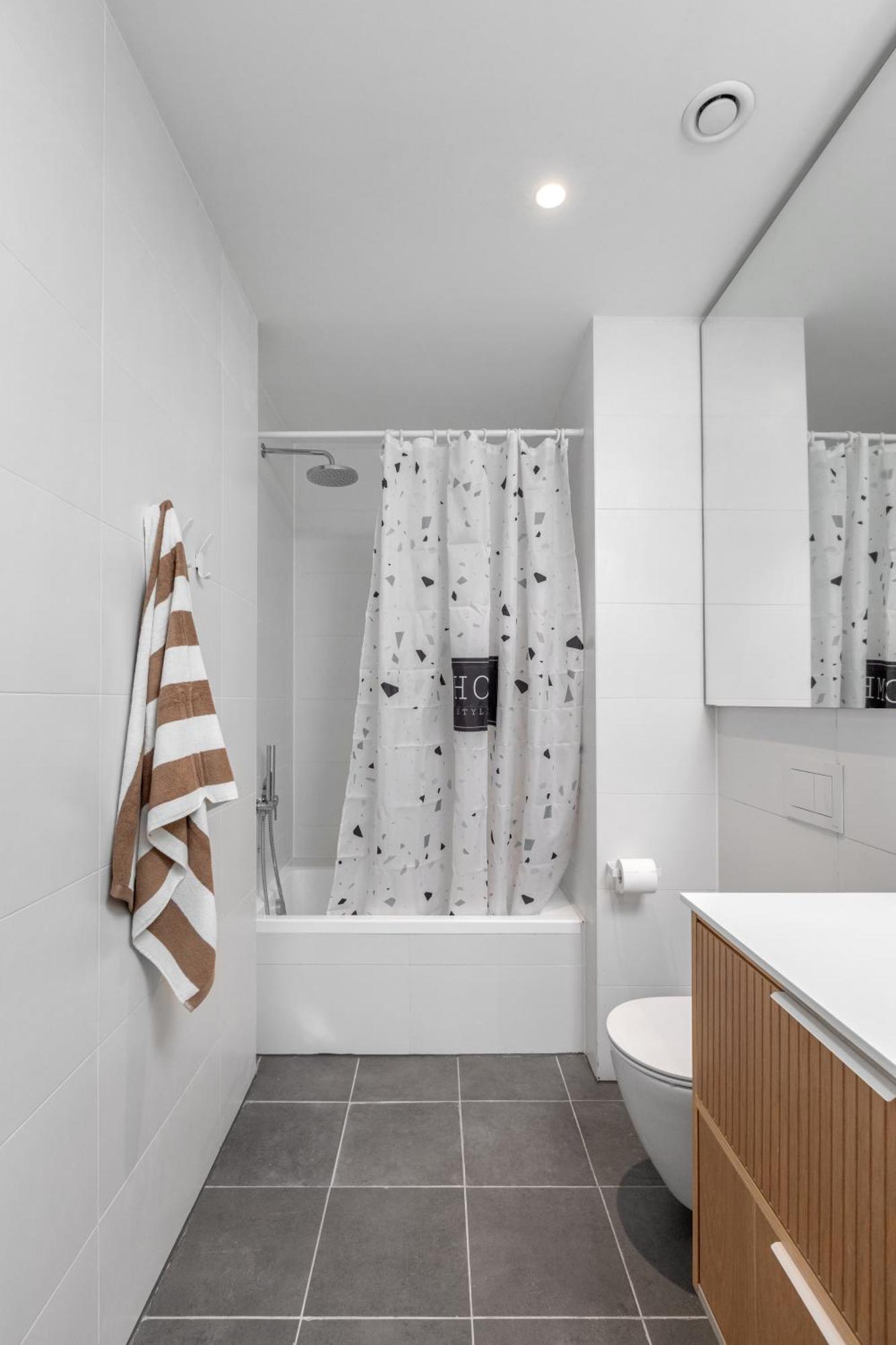 Stylish 2br 2bath Tlv Gem *
