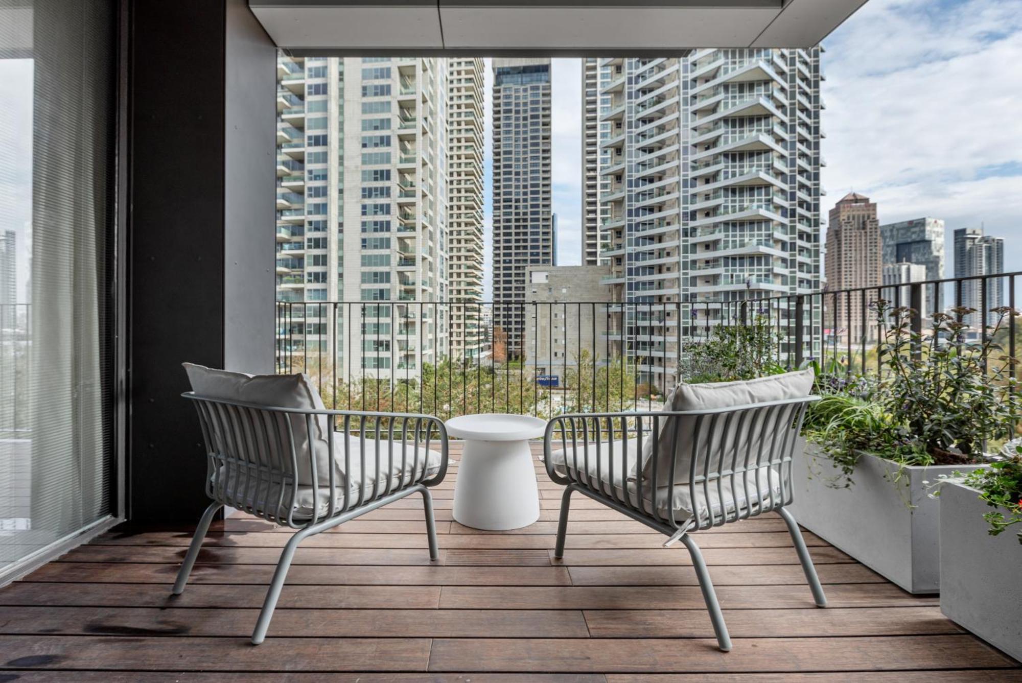Stylish 2br 2bath Tlv Gem Apartment *